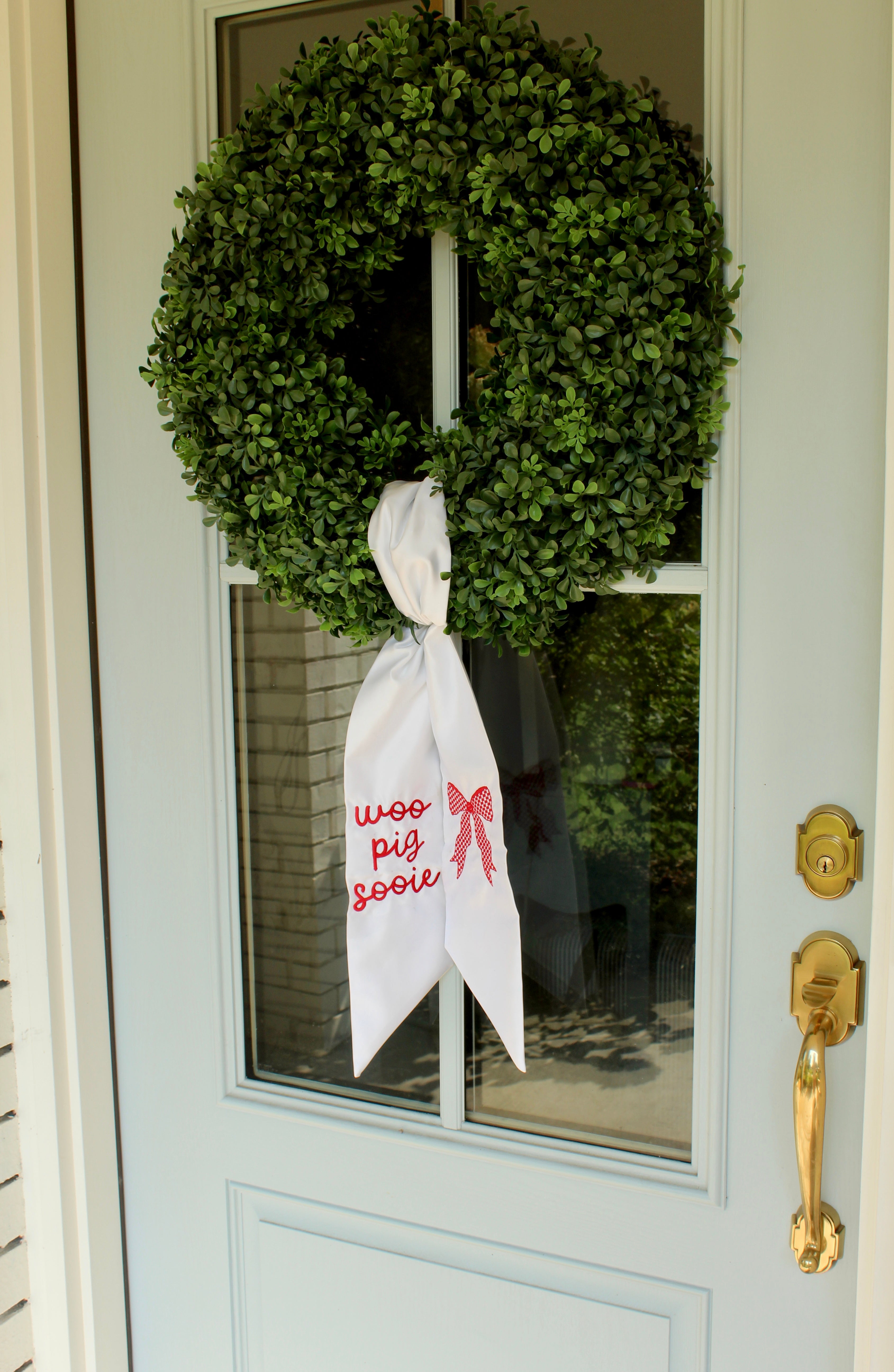 Woo Pig Wreath Sash